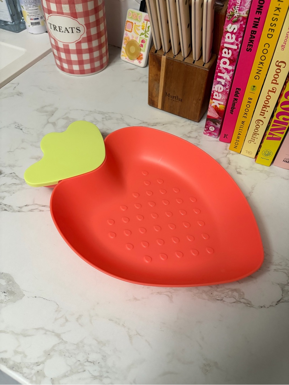 Strawberry-Shaped Serving Bowl in Coral with Lime Leaf Accent